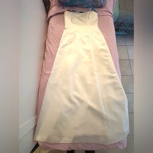 Nicole Miller Classic White Wedding Gown